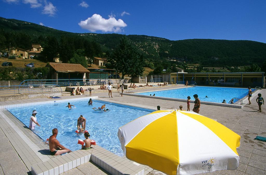 Vvf Drome Provence Hotel Montbrun-les-Bains Bagian luar foto
