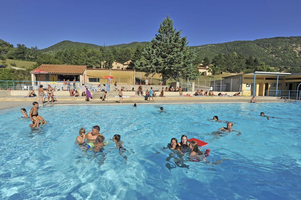 Vvf Drome Provence Hotel Montbrun-les-Bains Bagian luar foto