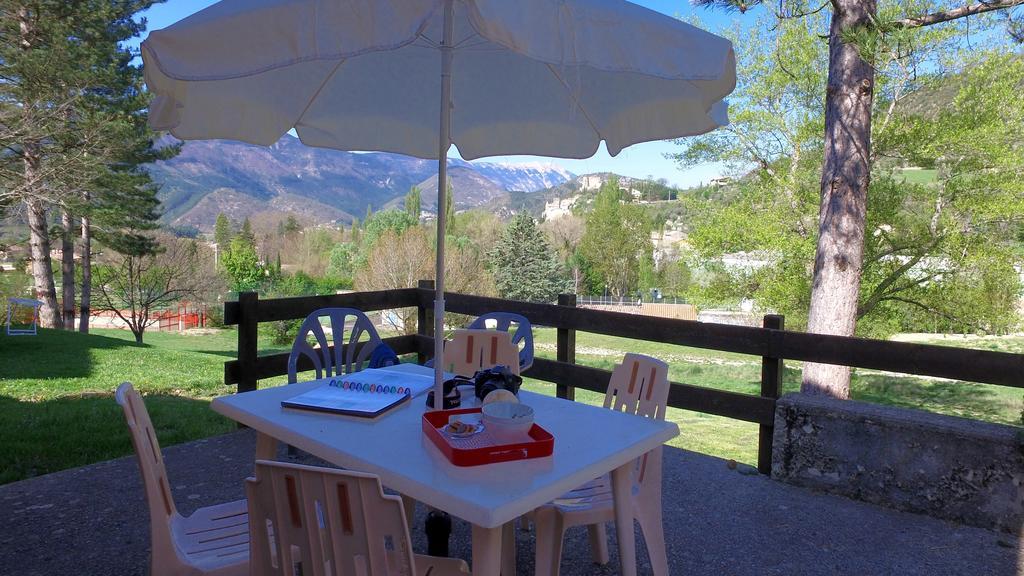 Vvf Drome Provence Hotel Montbrun-les-Bains Bagian luar foto