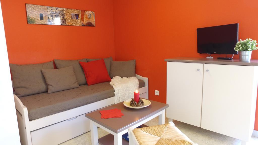 Vvf Drome Provence Hotel Montbrun-les-Bains Bagian luar foto